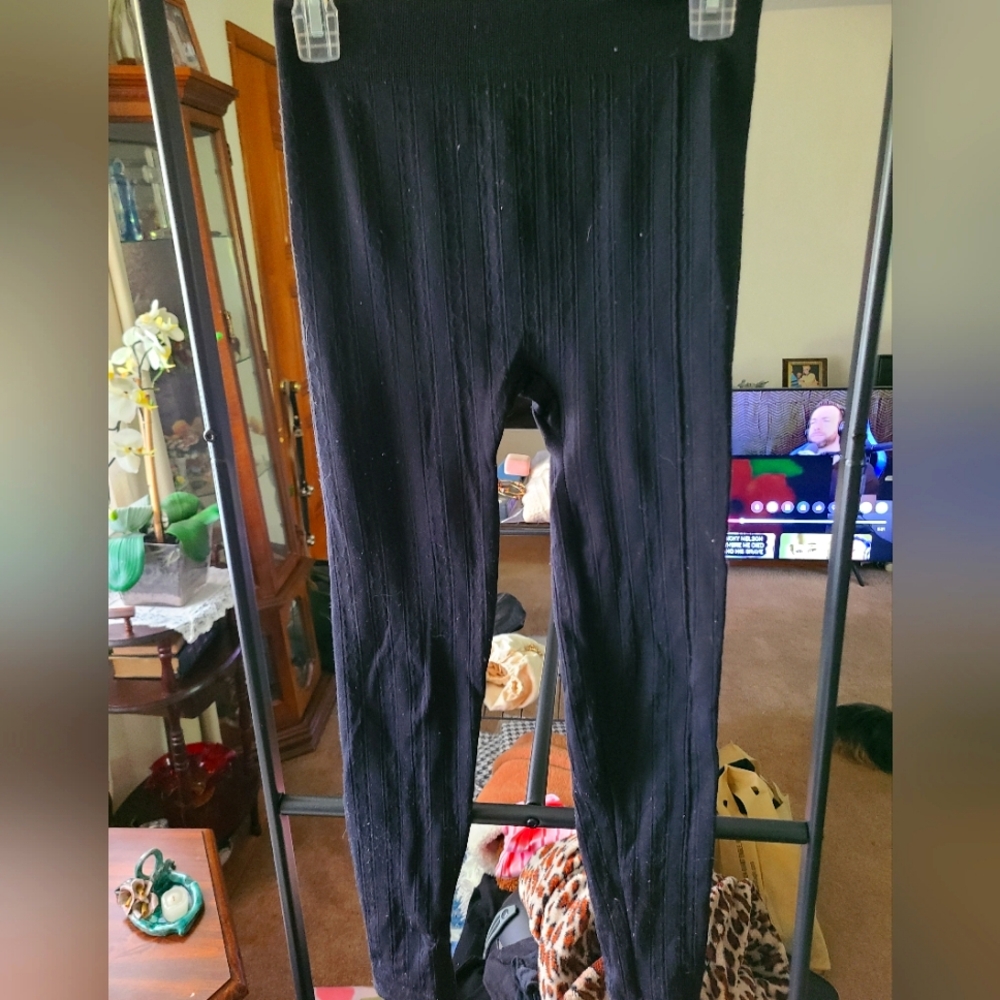 Black Winter Weight Ribbed/chain pattern Leggings (Footless Tights). Worn Once